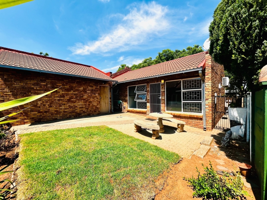 3 Bedroom Property for Sale in Langenhovenpark Free State